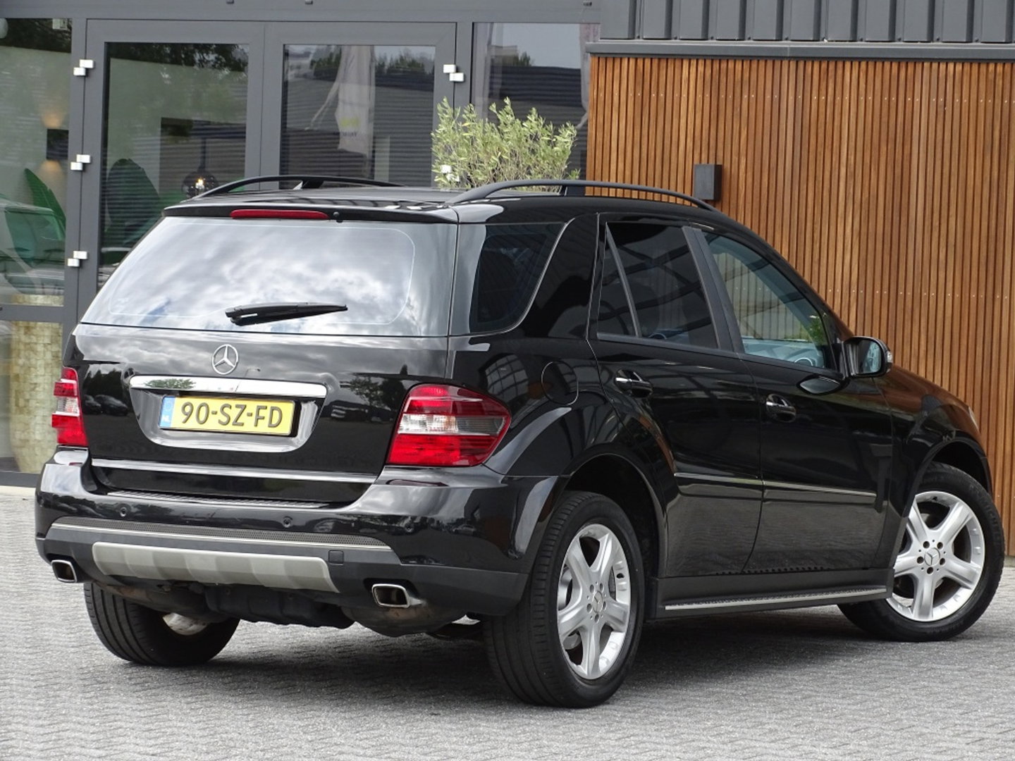 Mercedes-Benz M-Klasse 350 272PK V6 / Youngtimer / Xenon / Alcanatara / 2006
