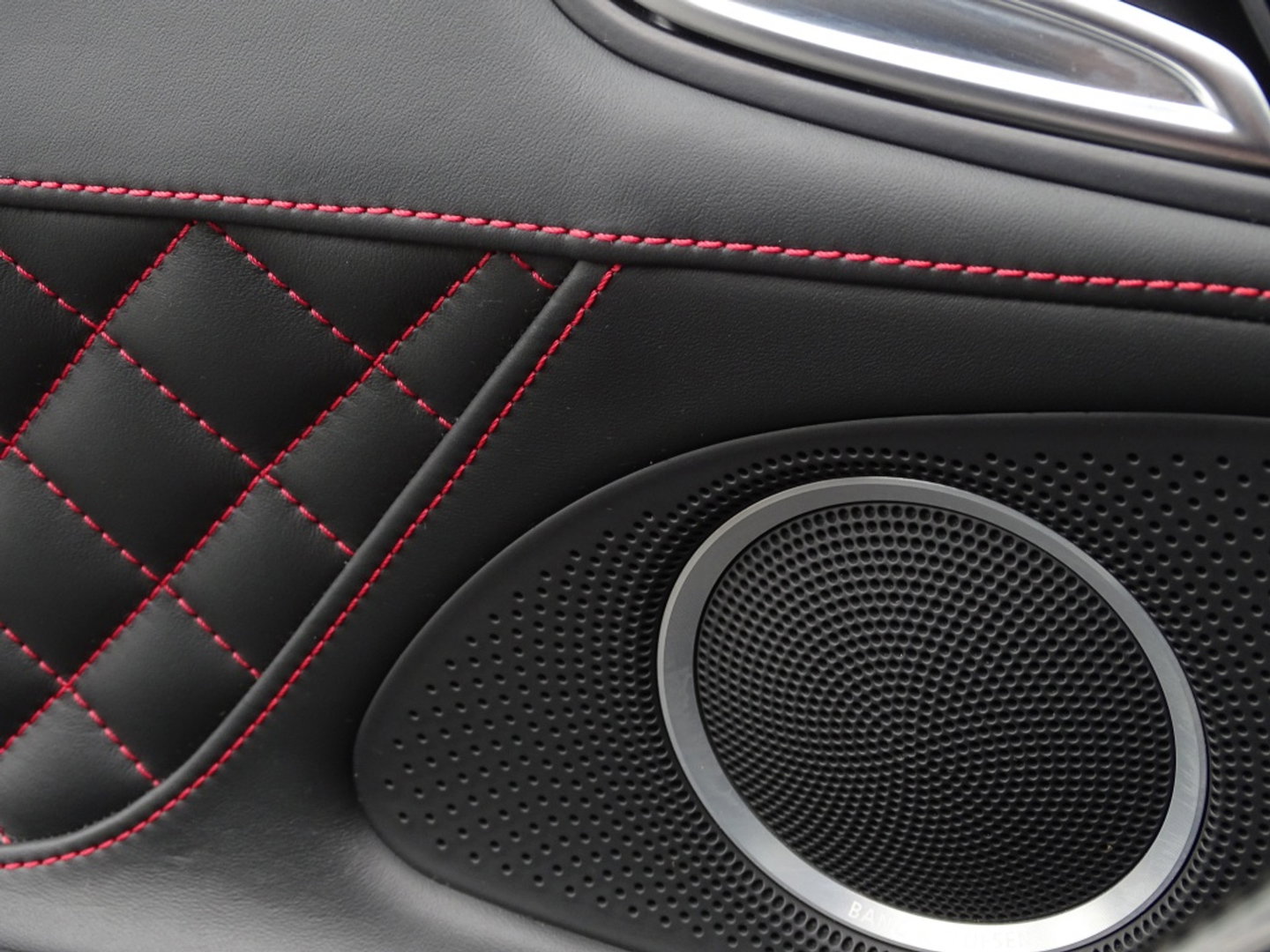 Audi R8 4.2 V8 FSI 421PK / Carbon / Liftsysteem / LED / B&O
