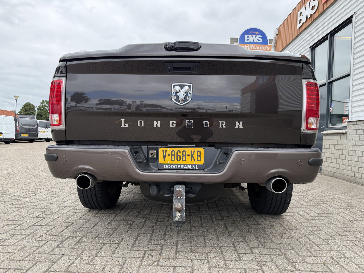 Dodge Ram Pick-Up 1500 5.7 V8 4x4 Crew Cab 5'7 Longhorn Laramie / vaste prijs rijklaar € 24.950 marge / euro 6 / lease vanaf € 407 / luchtvering / bedslide / trekhaak 3500 kg / goed onderhouden !