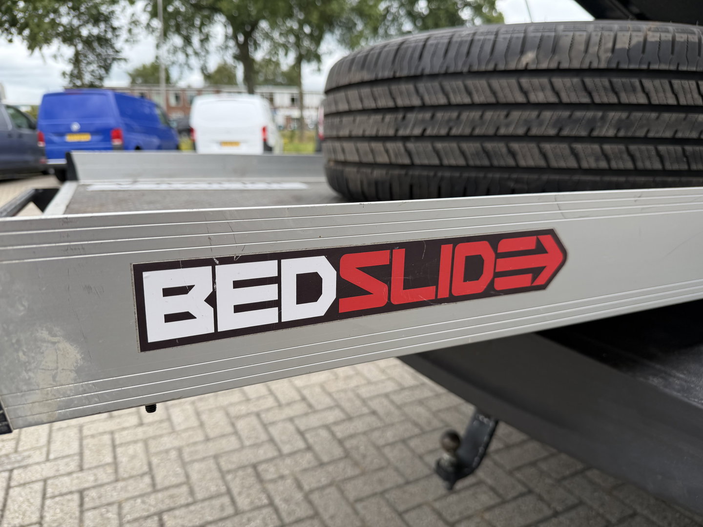 Dodge Ram Pick-Up 1500 5.7 V8 4x4 Crew Cab 5'7 Longhorn Laramie / vaste prijs rijklaar € 24.950 marge / euro 6 / lease vanaf € 407 / luchtvering / bedslide / trekhaak 3500 kg / goed onderhouden !