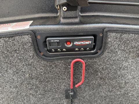Dodge Ram Pick-Up 1500 5.7 V8 4x4 Crew Cab 5'7 Longhorn Laramie / vaste prijs rijklaar € 24.950 marge / euro 6 / lease vanaf € 407 / luchtvering / bedslide / trekhaak 3500 kg / goed onderhouden !