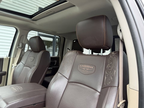 Dodge Ram Pick-Up 1500 5.7 V8 4x4 Crew Cab 5'7 Longhorn Laramie / vaste prijs rijklaar € 24.950 marge / euro 6 / lease vanaf € 407 / luchtvering / bedslide / trekhaak 3500 kg / goed onderhouden !