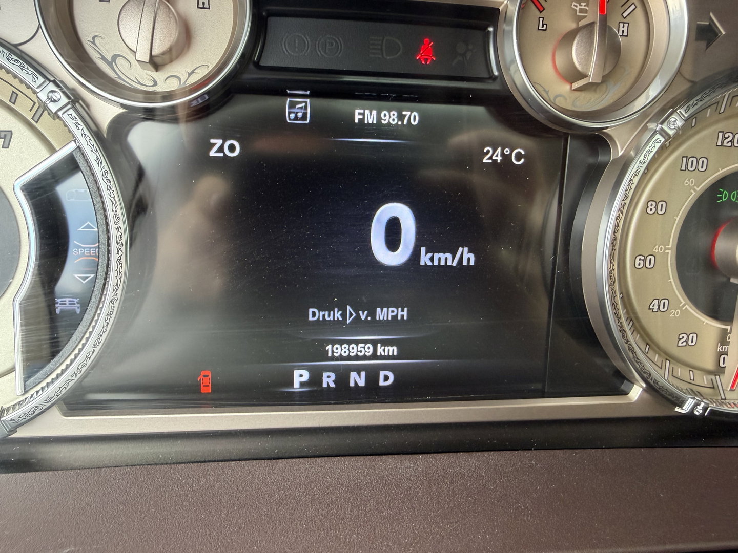 Dodge Ram Pick-Up 1500 5.7 V8 4x4 Crew Cab 5'7 Longhorn Laramie / vaste prijs rijklaar € 24.950 marge / euro 6 / lease vanaf € 407 / luchtvering / bedslide / trekhaak 3500 kg / goed onderhouden !