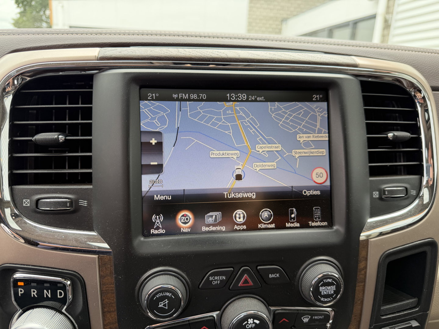 Dodge Ram Pick-Up 1500 5.7 V8 4x4 Crew Cab 5'7 Longhorn Laramie / vaste prijs rijklaar € 24.950 marge / euro 6 / lease vanaf € 407 / luchtvering / bedslide / trekhaak 3500 kg / goed onderhouden !