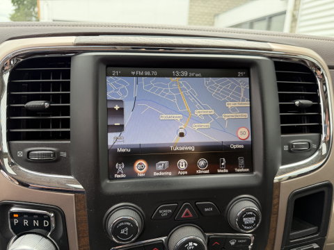 Dodge Ram Pick-Up 1500 5.7 V8 4x4 Crew Cab 5'7 Longhorn Laramie / vaste prijs rijklaar € 24.950 marge / euro 6 / lease vanaf € 407 / luchtvering / bedslide / trekhaak 3500 kg / goed onderhouden !