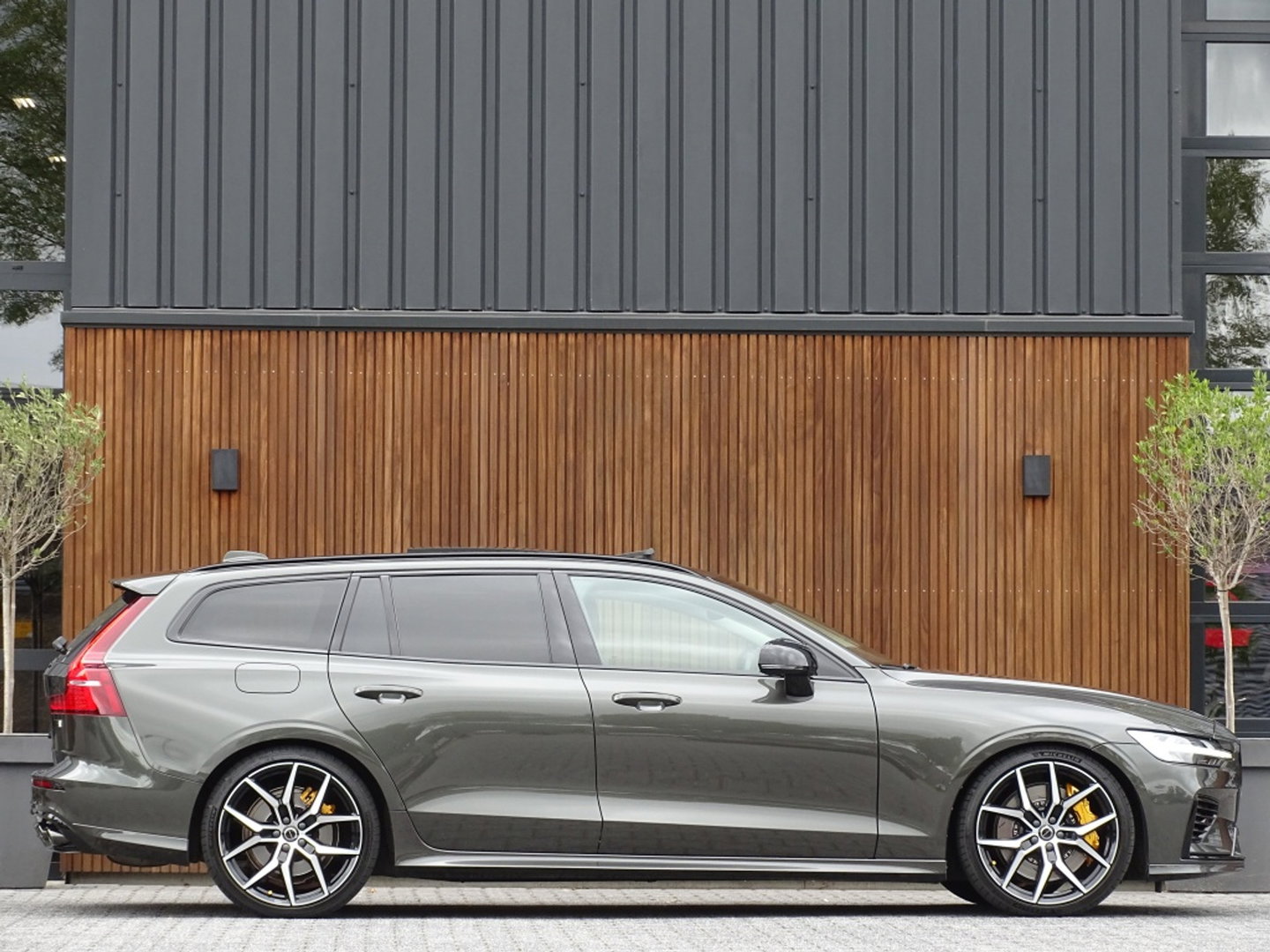 Volvo V60 T8 AWD 405PK Inscription Plug-In Hybrid / Heico Ed. / LED