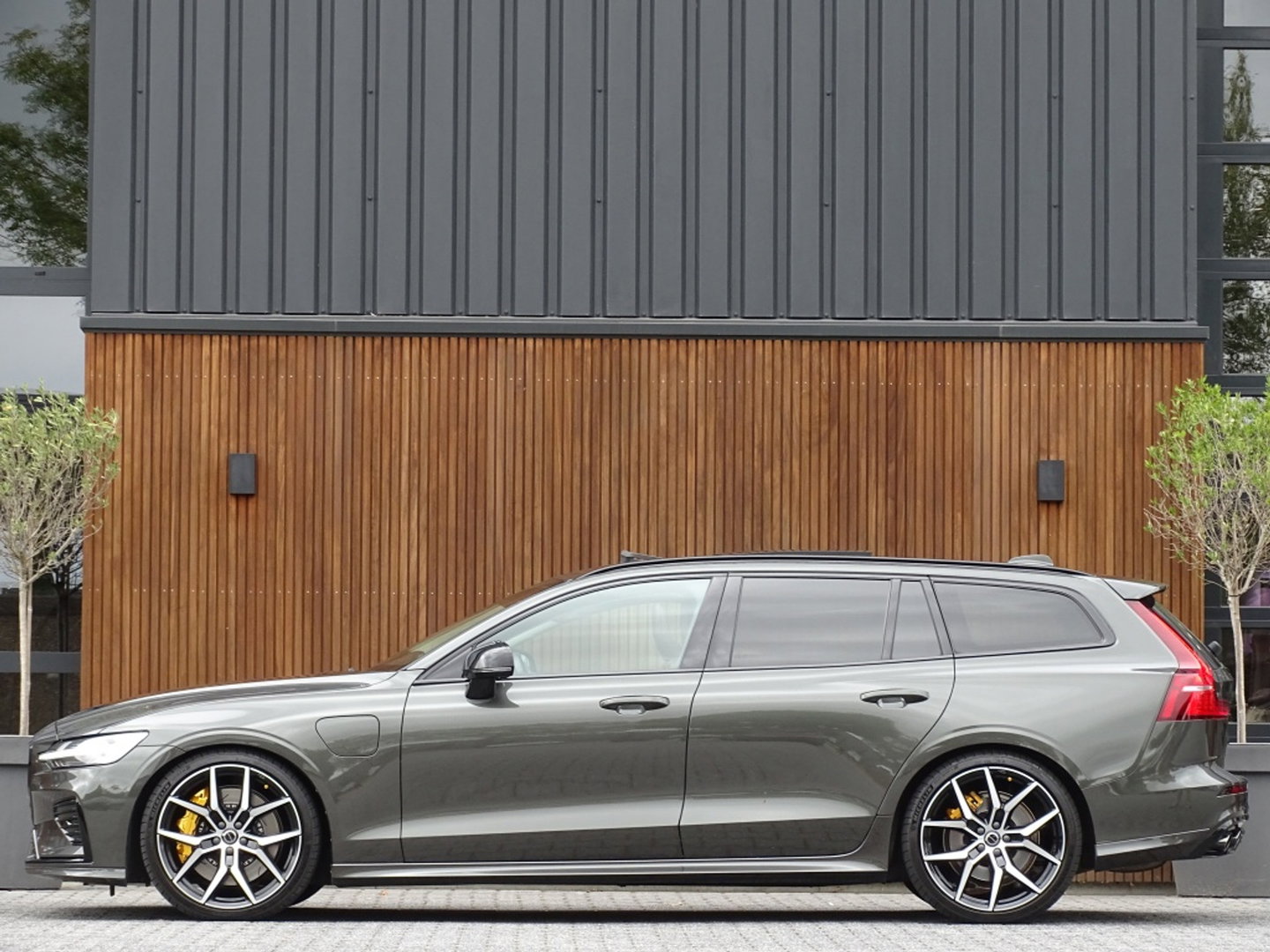 Volvo V60 T8 AWD 405PK Inscription Plug-In Hybrid / Heico Ed. / LED