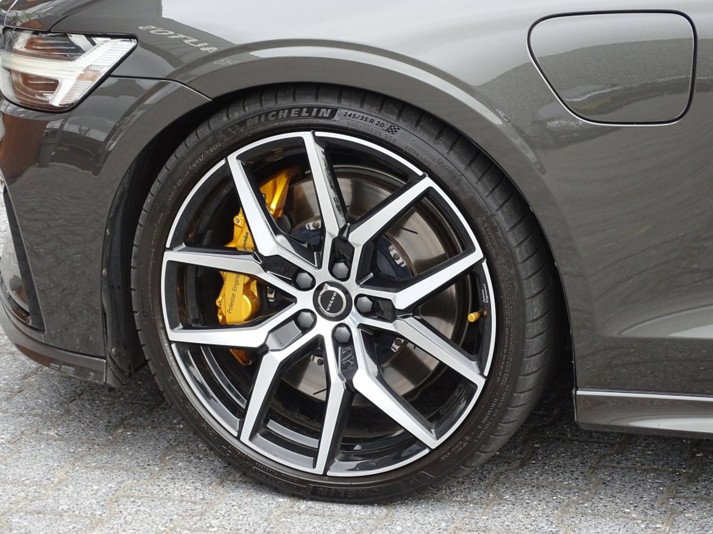 Volvo V60 T8 AWD 405PK Inscription Plug-In Hybrid / Heico Ed. / LED