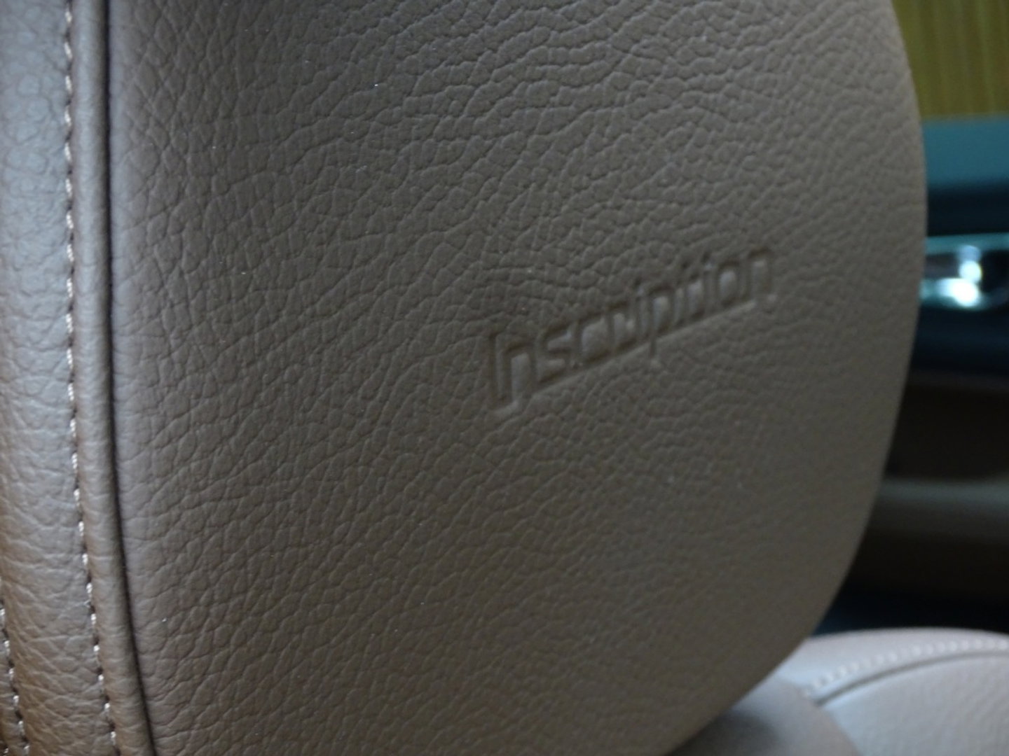 Volvo V60 T8 AWD 405PK Inscription Plug-In Hybrid / Heico Ed. / LED