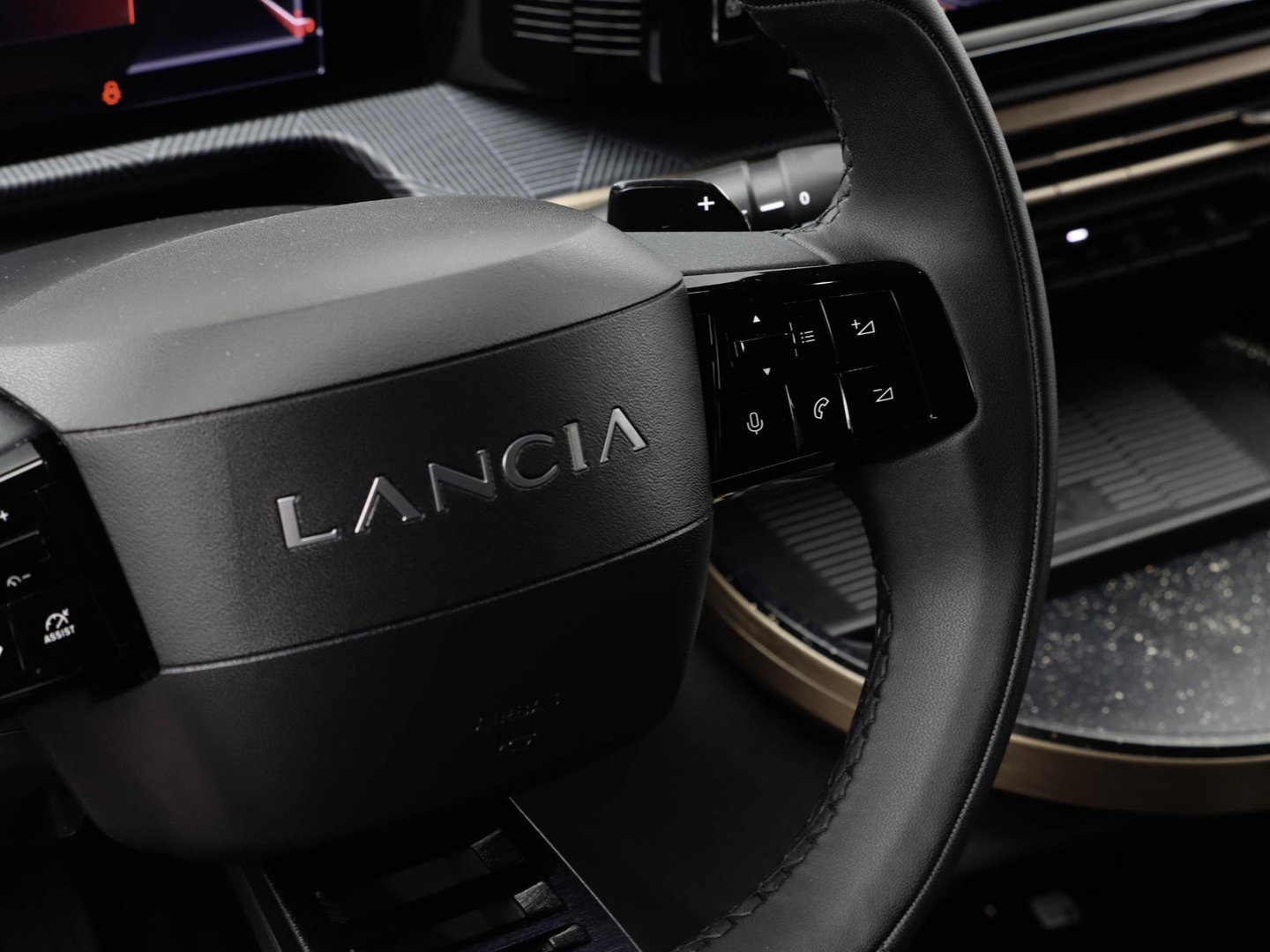 Lancia Ypsilon 1.2 Turbo Hybrid LX Martini Automaat | Adaptive Cruise | Camera | Navigatie