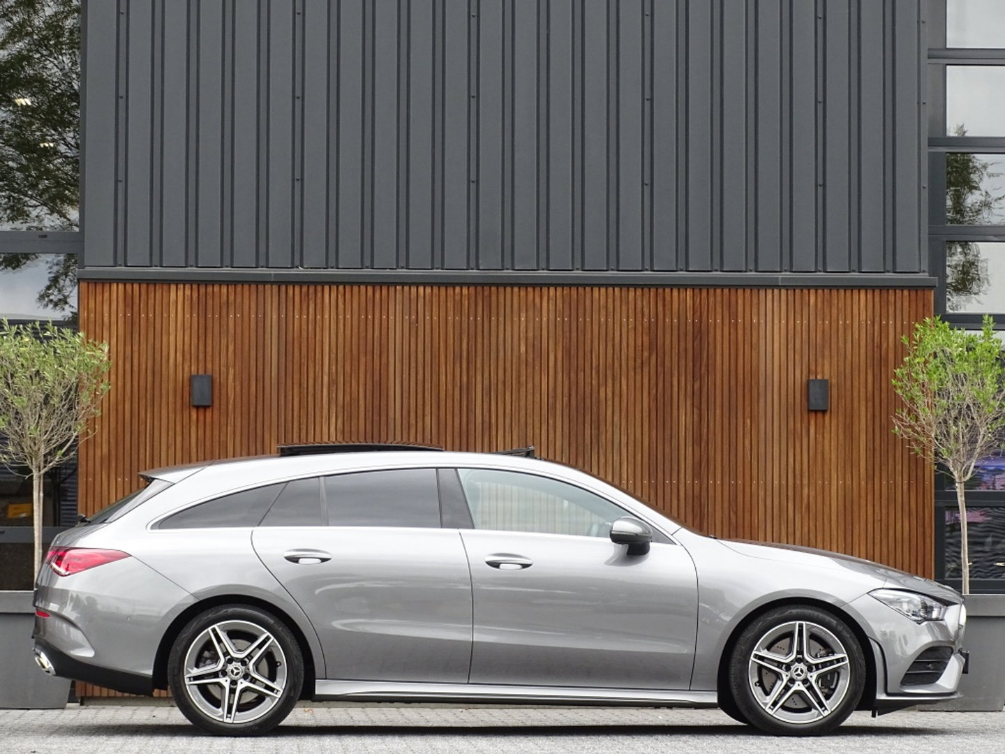Mercedes-Benz CLA-Klasse Shooting Brake 250 225PK AMG / panorama / *NAP*