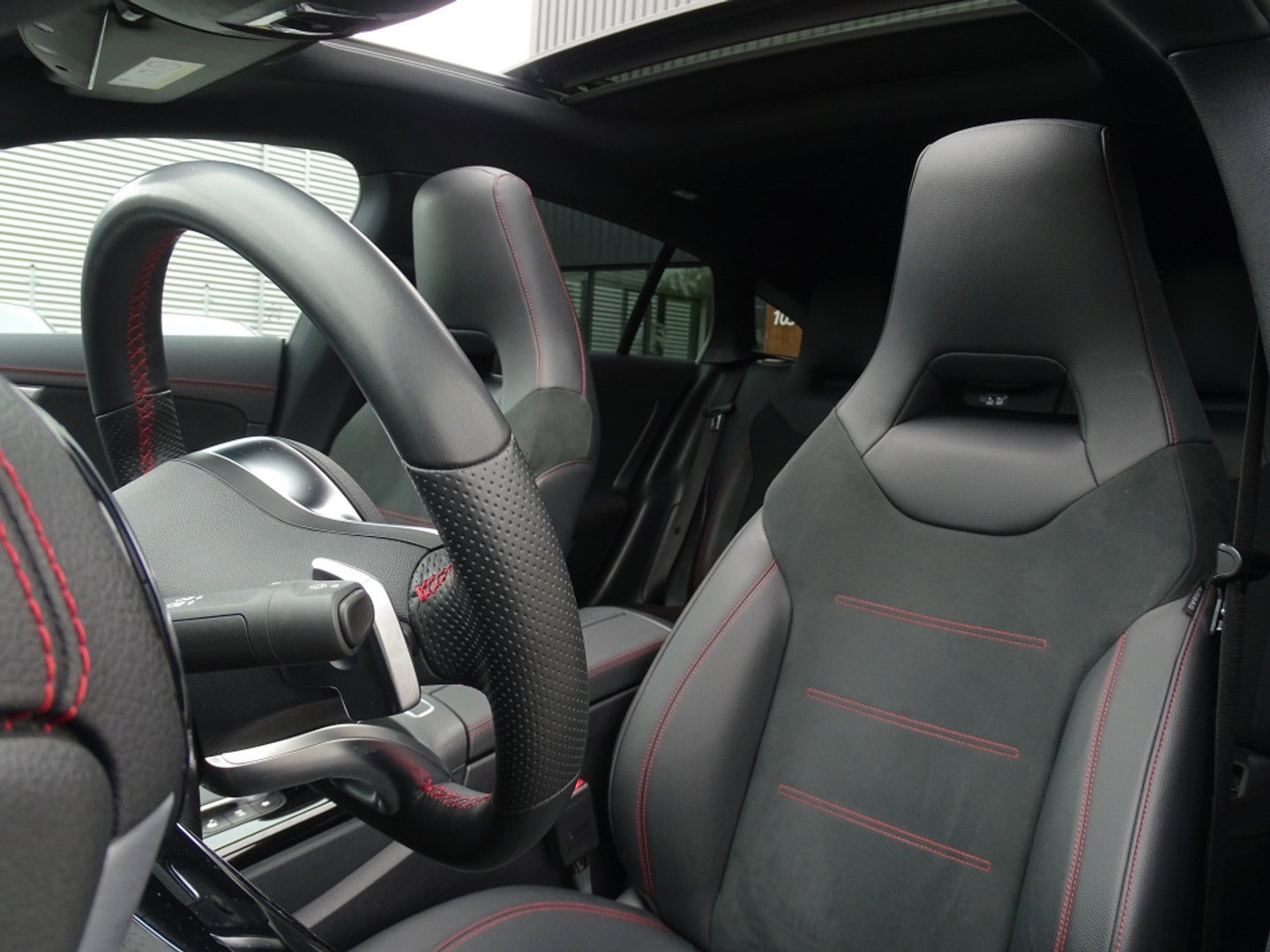Mercedes-Benz CLA-Klasse Shooting Brake 250 225PK AMG / panorama / *NAP*