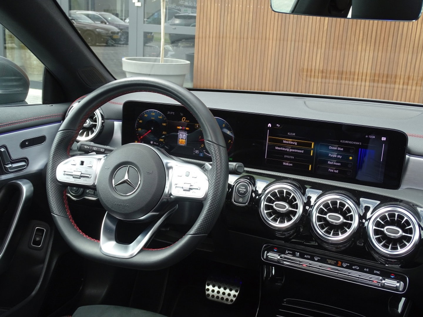 Mercedes-Benz CLA-Klasse Shooting Brake 250 225PK AMG / panorama / *NAP*