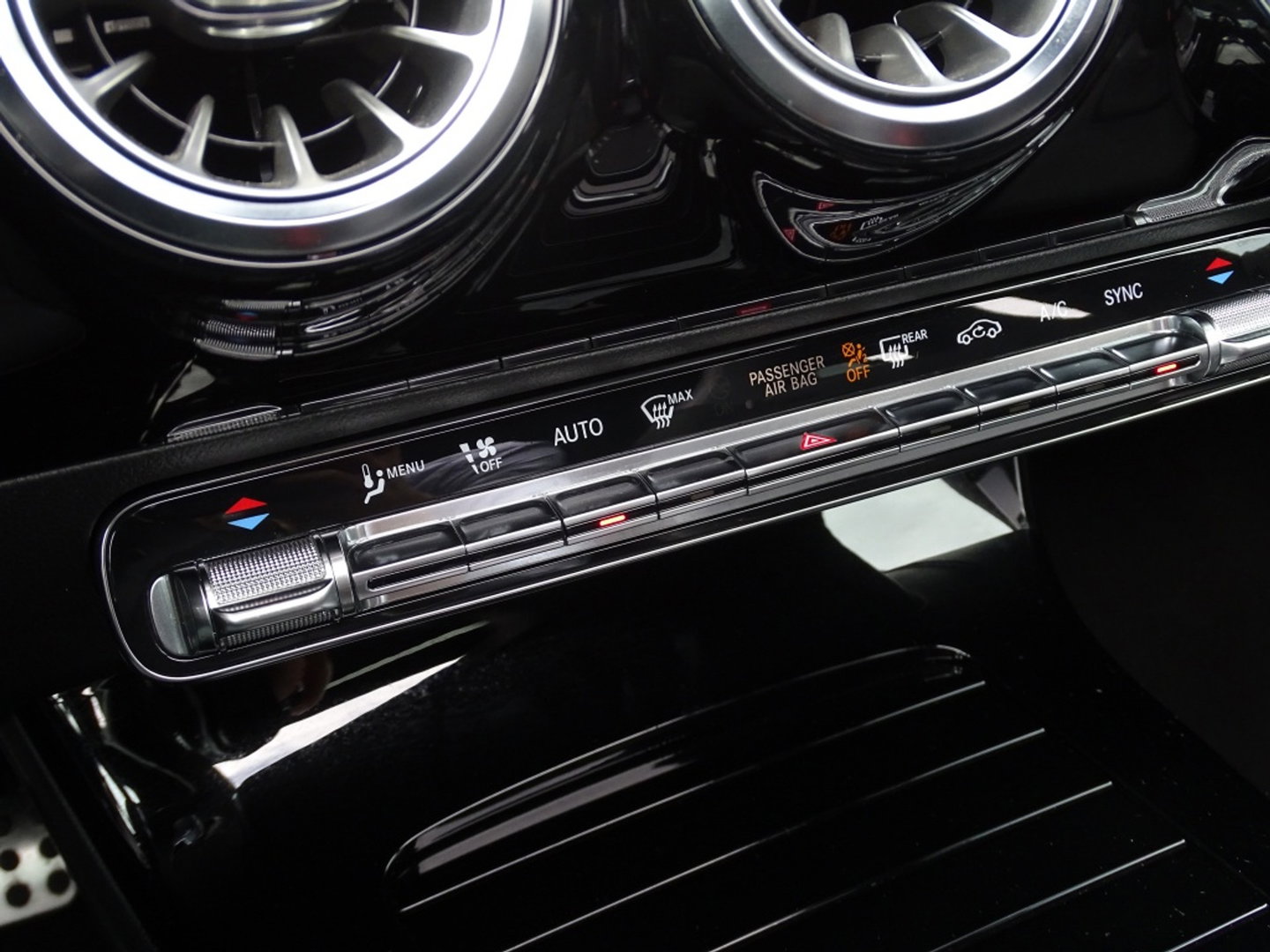 Mercedes-Benz CLA-Klasse Shooting Brake 250 225PK AMG / panorama / *NAP*