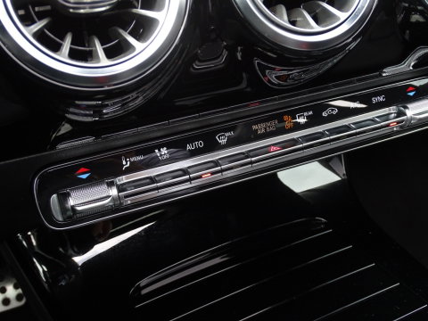 Mercedes-Benz CLA-Klasse Shooting Brake 250 225PK AMG / panorama / *NAP*