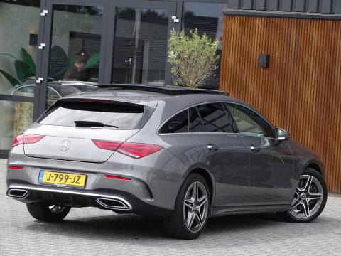 Mercedes-Benz CLA-Klasse Shooting Brake 250 225PK AMG / panorama / *NAP*