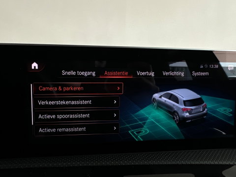 Mercedes-Benz A-Klasse 180 Business Solution AMG Camera |Sfeerverlichting|Stoelverwarming|Lane Assist| Cruise Control