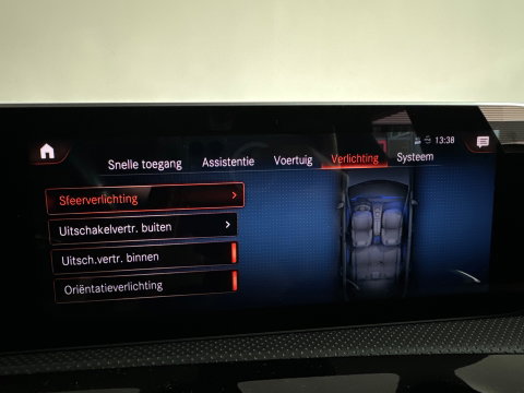 Mercedes-Benz A-Klasse 180 Business Solution AMG Camera |Sfeerverlichting|Stoelverwarming|Lane Assist| Cruise Control