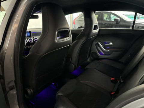 Mercedes-Benz A-Klasse 180 Business Solution AMG Camera |Sfeerverlichting|Stoelverwarming|Lane Assist| Cruise Control