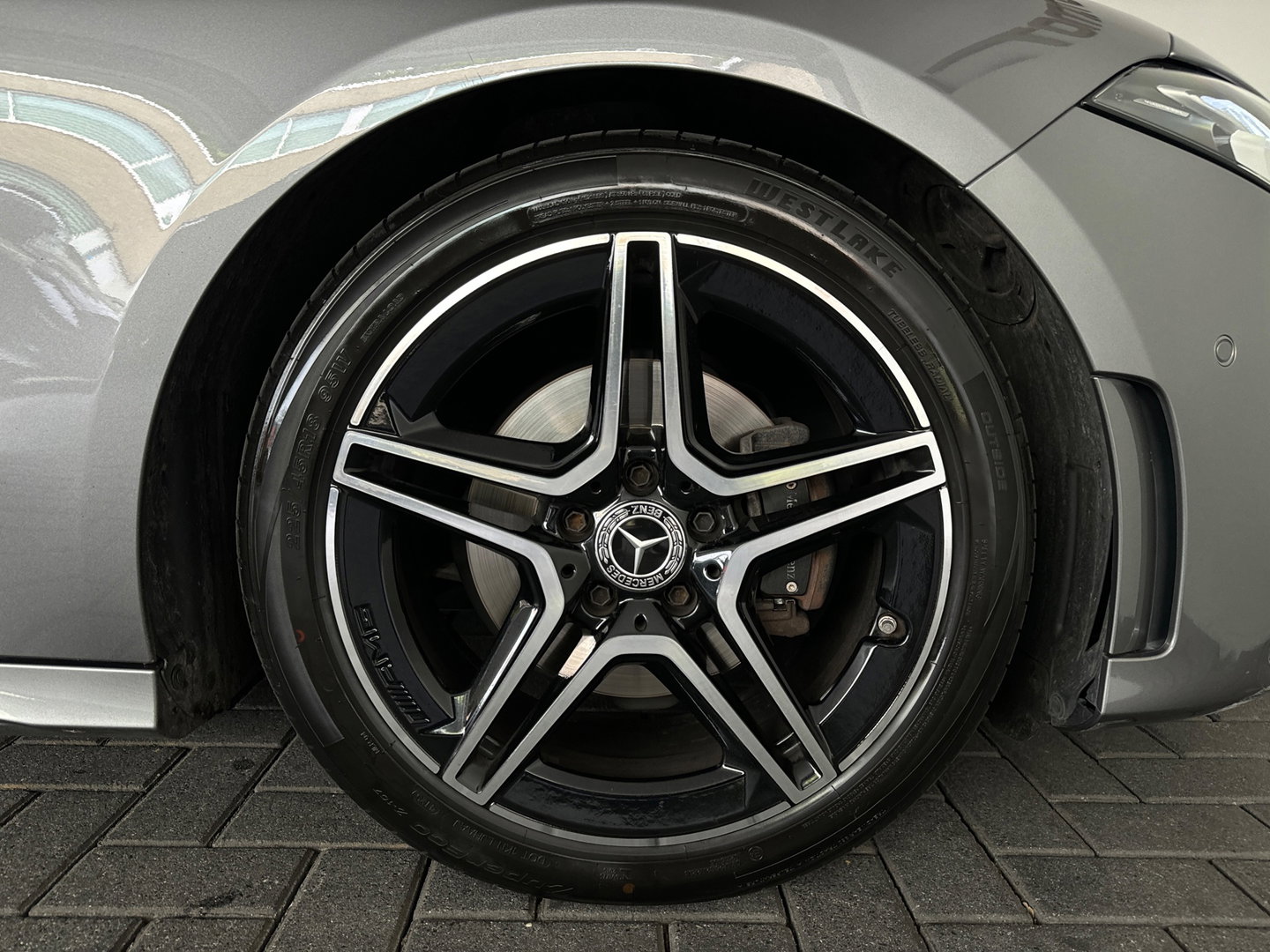 Mercedes-Benz A-Klasse 180 Business Solution AMG Camera |Sfeerverlichting|Stoelverwarming|Lane Assist| Cruise Control