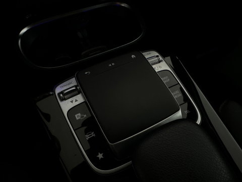 Mercedes-Benz A-Klasse 180 Business Solution AMG Camera |Sfeerverlichting|Stoelverwarming|Lane Assist| Cruise Control
