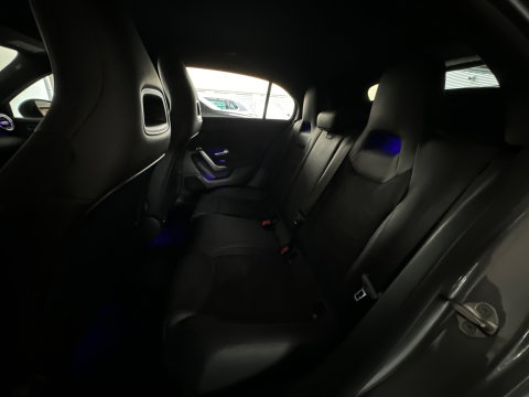 Mercedes-Benz A-Klasse 180 Business Solution AMG Camera |Sfeerverlichting|Stoelverwarming|Lane Assist| Cruise Control