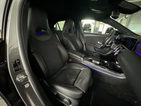 Mercedes-Benz A-Klasse 180 Business Solution AMG Camera |Sfeerverlichting|Stoelverwarming|Lane Assist| Cruise Control