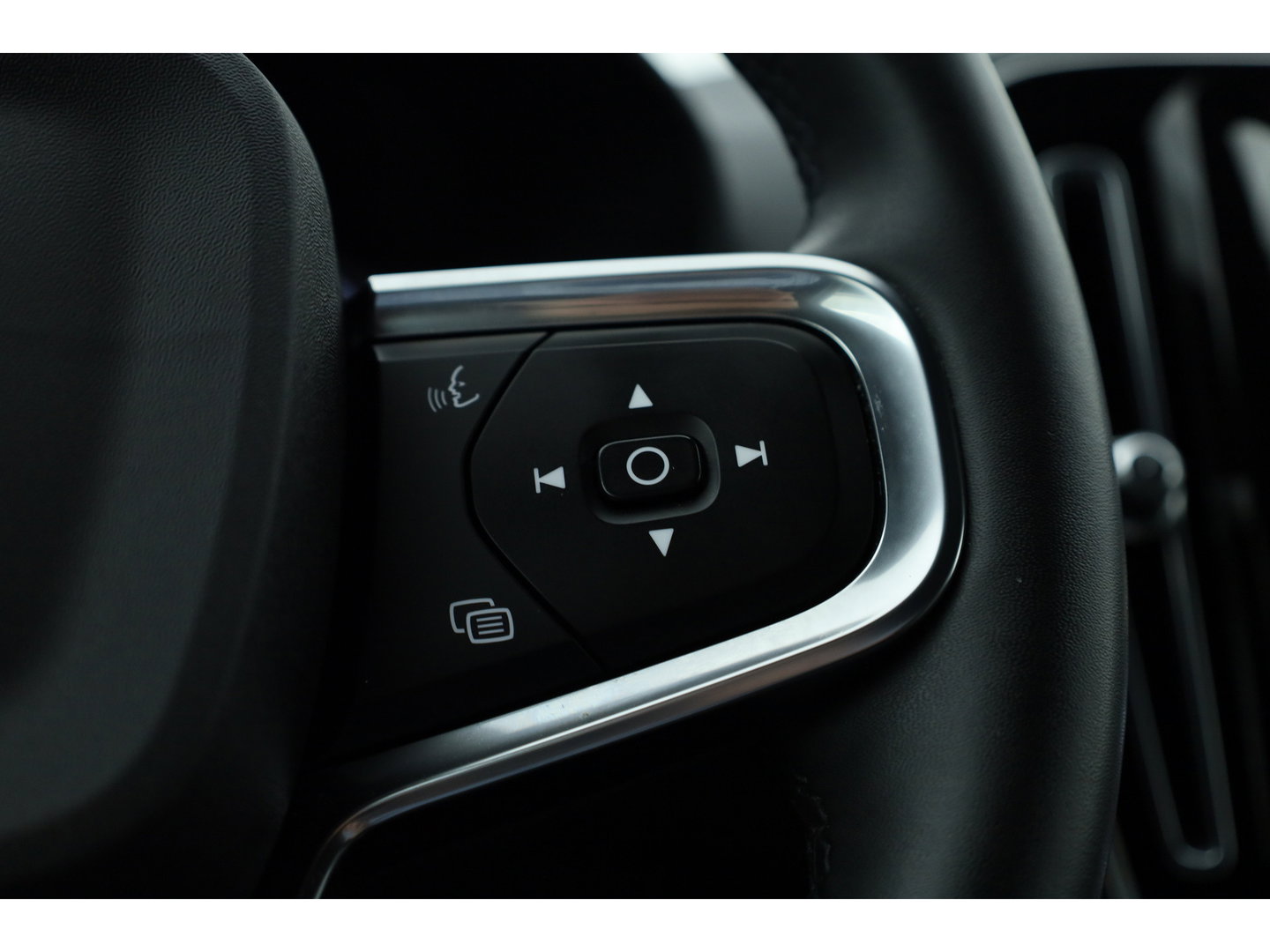 Volvo XC40 T4 Plug-in hybrid Plus Bright | Adapt. Cruise | Stoel- Stuurverw. | Camera | NAV + CarPlay | Bliss (Dodehoekdet. |