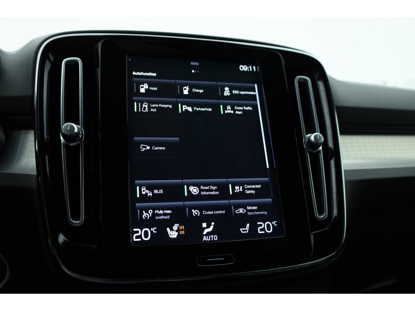Volvo XC40 T4 Plug-in hybrid Plus Bright | Adapt. Cruise | Stoel- Stuurverw. | Camera | NAV + CarPlay | Bliss (Dodehoekdet. |
