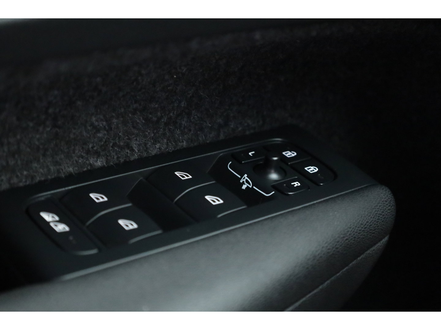 Volvo XC40 T4 Plug-in hybrid Plus Bright | Adapt. Cruise | Stoel- Stuurverw. | Camera | NAV + CarPlay | Bliss (Dodehoekdet. |