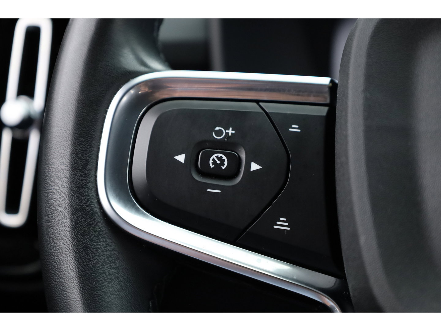 Volvo XC40 T4 Plug-in hybrid Plus Bright | Adapt. Cruise | Stoel- Stuurverw. | Camera | NAV + CarPlay | Bliss (Dodehoekdet. |
