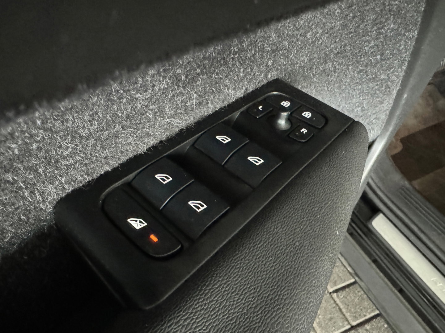 Volvo XC40 1.5 T5 Recharge R-Design Pano|Trekhaak|Blindspot|Memory|H/K|Keyless