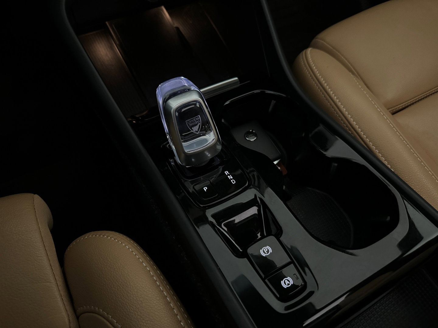 Volvo XC40 1.5 T5 Recharge R-Design Pano|Trekhaak|Blindspot|Memory|H/K|Keyless