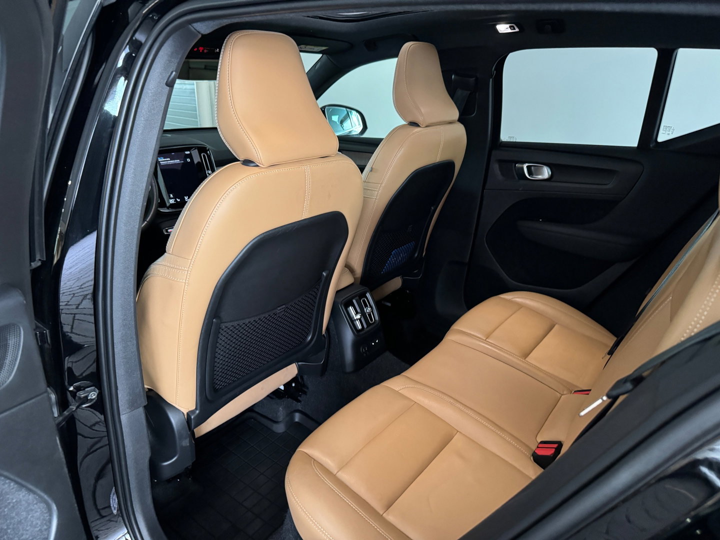 Volvo XC40 1.5 T5 Recharge R-Design Pano|Trekhaak|Blindspot|Memory|H/K|Keyless