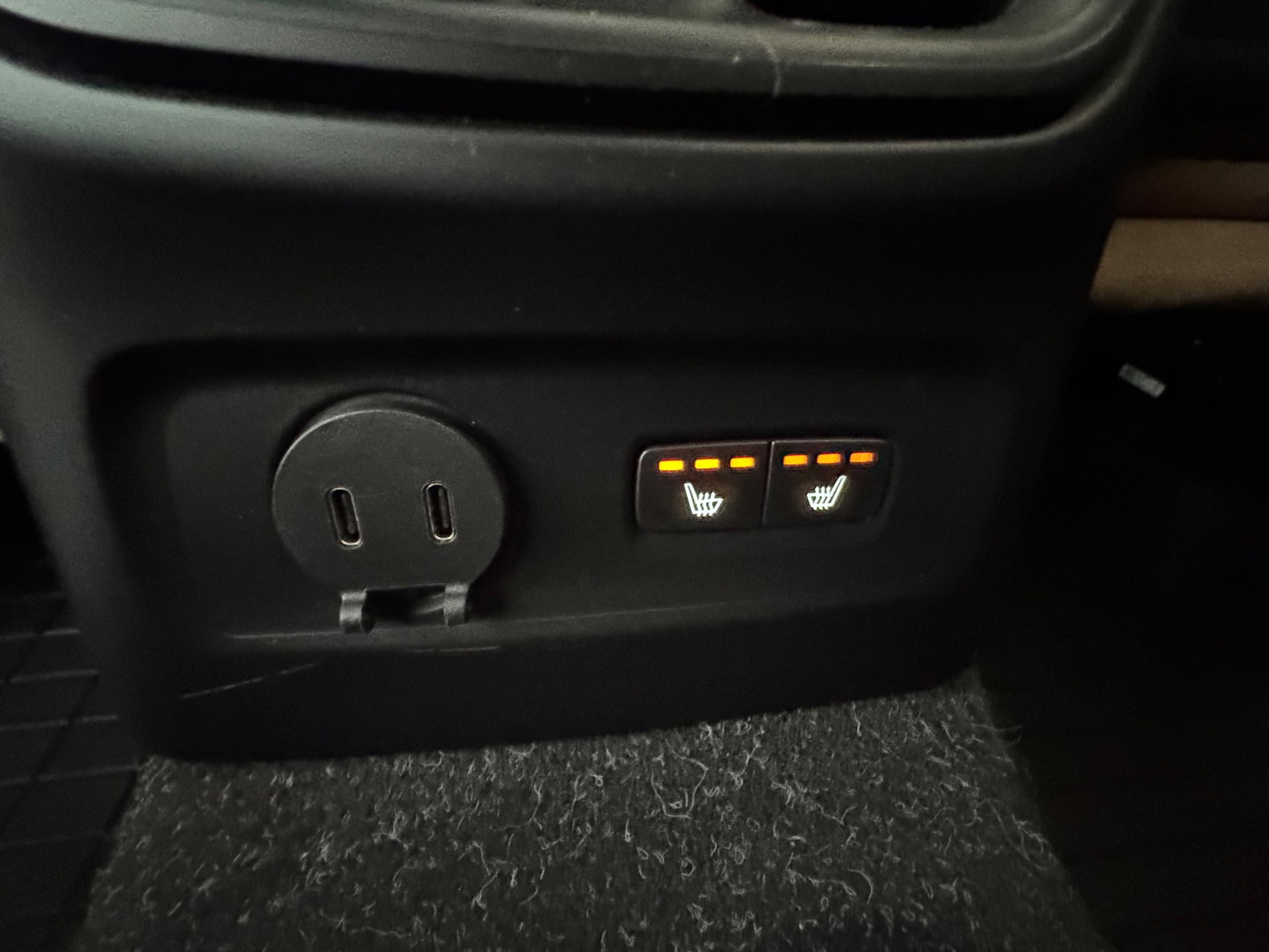 Volvo XC40 1.5 T5 Recharge R-Design Pano|Trekhaak|Blindspot|Memory|H/K|Keyless