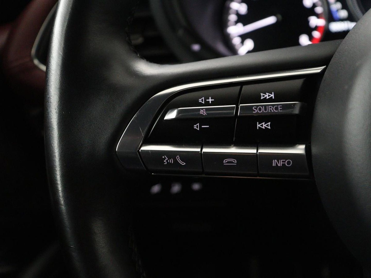 Mazda 3 2.0 e-SkyActiv-X M Hybrid 186 Luxury