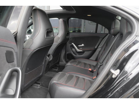 Mercedes-Benz CLA-Klasse CLA250 AMG 224pk Panoramadak Night pakket Widescreen Sfeerverlichting 19" LMV