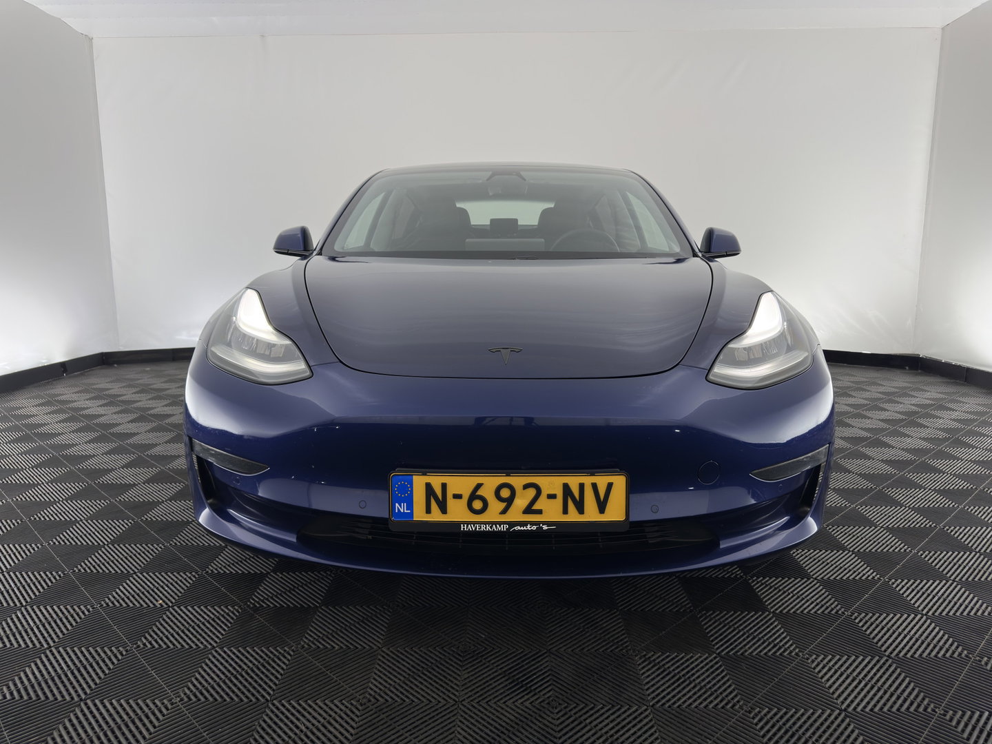 Tesla Model 3 Long Range AWD 75 kWh [3-Fase-11kW ] {SoH-82%} Aut. *PANO | AUTOPILOT | LEATHER | TOWBAR | KEYLESS | FULL-LED | MEMORY-PACK | TOPVIEW | DAB | CARPLAY | DIGI-COCKPIT | LANE-ASSIST | HEATED-COMFORTSEATS | 18"ALU*