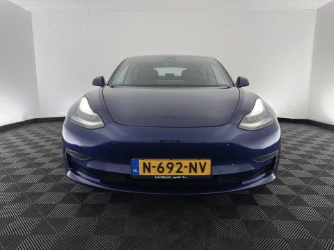 Tesla Model 3 Long Range AWD 75 kWh [3-Fase-11kW ] {SoH-82%} Aut. *PANO | AUTOPILOT | LEATHER | TOWBAR | KEYLESS | FULL-LED | MEMORY-PACK | TOPVIEW | DAB | CARPLAY | DIGI-COCKPIT | LANE-ASSIST | HEATED-COMFORTSEATS | 18"ALU*