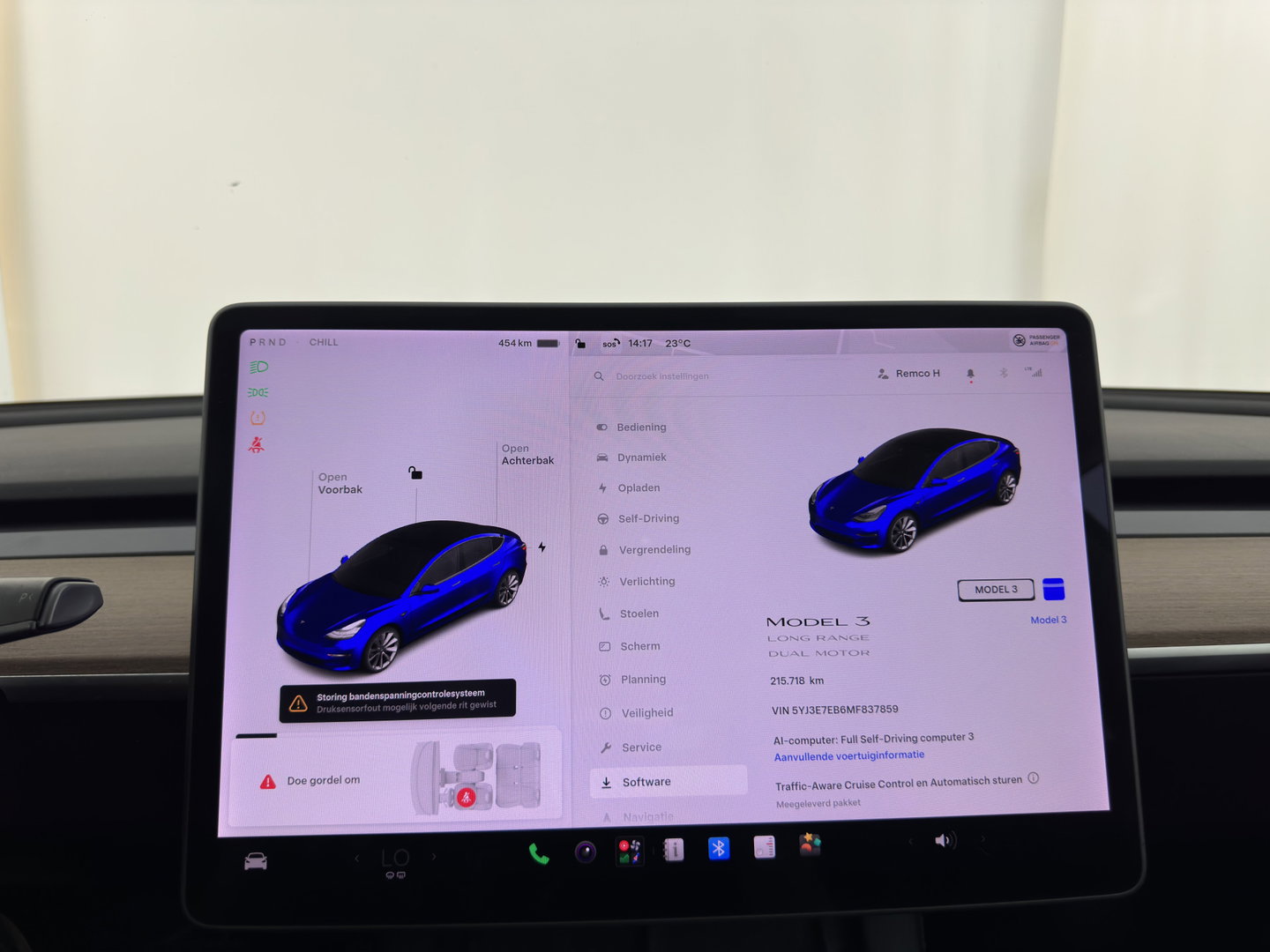 Tesla Model 3 Long Range AWD 75 kWh [3-Fase-11kW ] {SoH-82%} Aut. *PANO | AUTOPILOT | LEATHER | TOWBAR | KEYLESS | FULL-LED | MEMORY-PACK | TOPVIEW | DAB | CARPLAY | DIGI-COCKPIT | LANE-ASSIST | HEATED-COMFORTSEATS | 18"ALU*