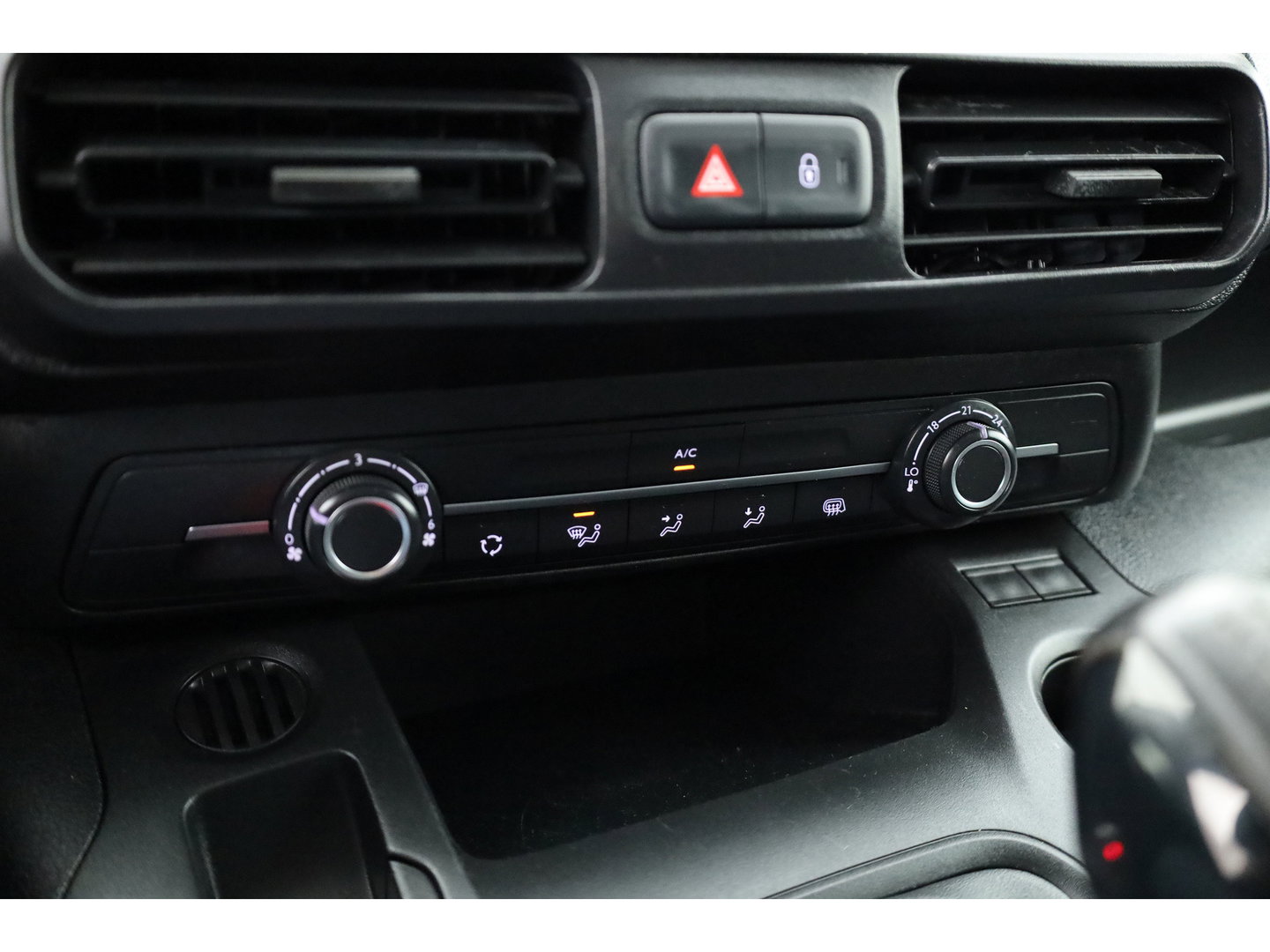 Peugeot Partner 1.5 BlueHDI Premium | Navi | Cruise | Airco | PDC | BPM vrij!
