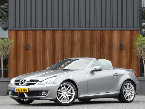 Mercedes-Benz SLK 350 305PK V6 AMG / Harman Kardon / Nappa / Roadster / LED