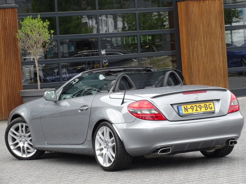 Mercedes-Benz SLK 350 305PK V6 AMG / Harman Kardon / Nappa / Roadster / LED
