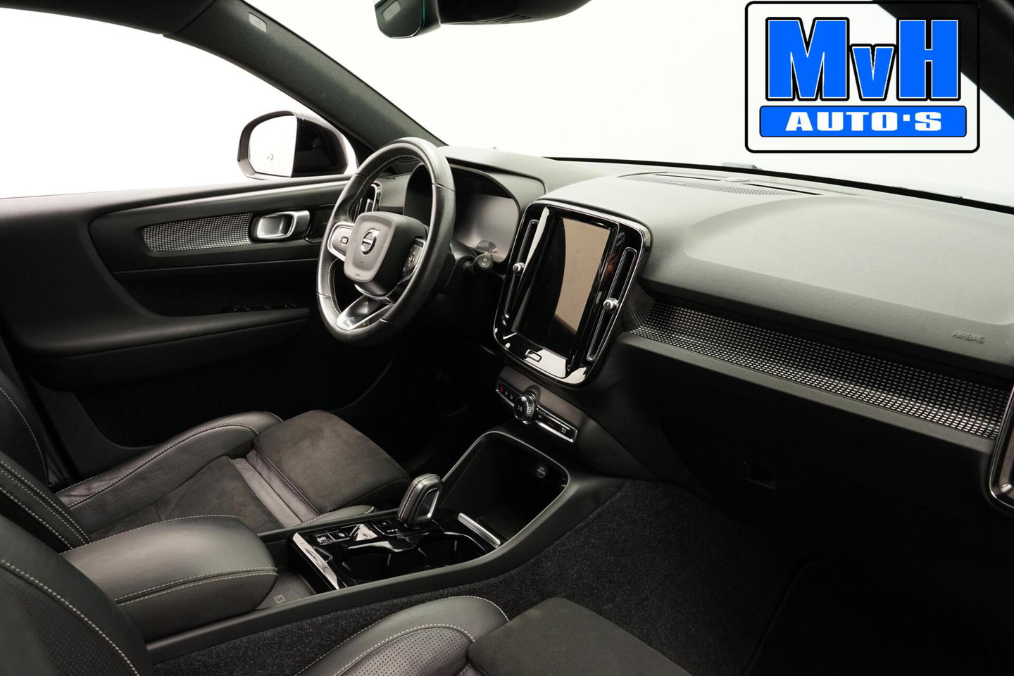 Volvo XC40 1.5 T5 PHEV R-Design|H/K|STUUR.STOELVW|CAM|SOH86%