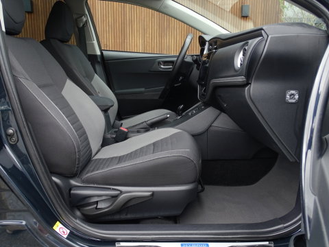 Toyota Auris Touring Sports 1.8 Hybrid 136PK / Dynamic Edit. / trekhaak / LED