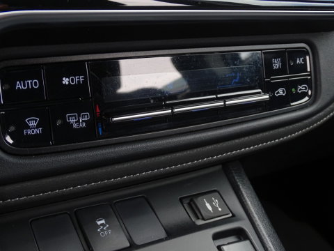 Toyota Auris Touring Sports 1.8 Hybrid 136PK / Dynamic Edit. / trekhaak / LED