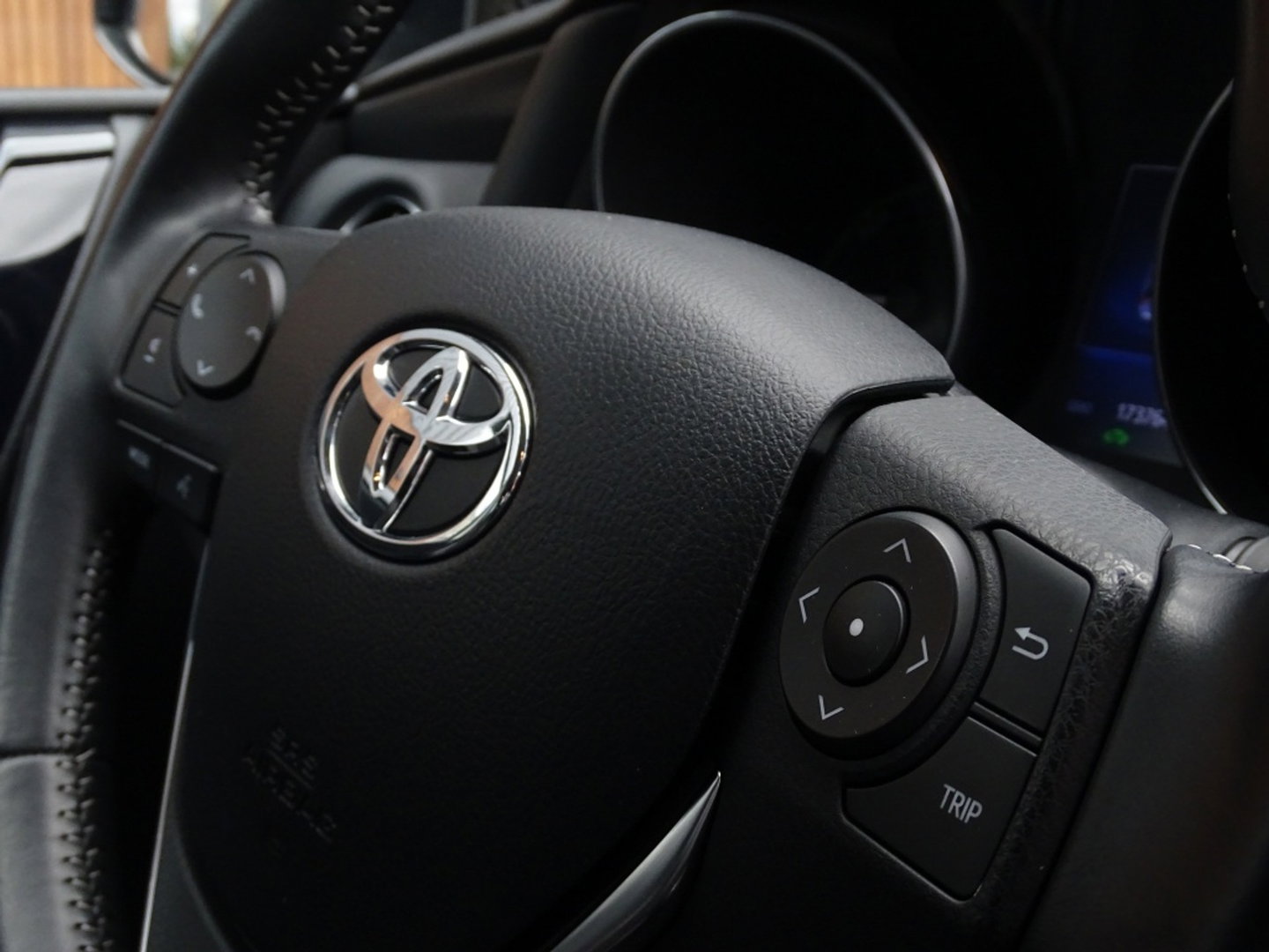 Toyota Auris Touring Sports 1.8 Hybrid 136PK / Dynamic Edit. / trekhaak / LED