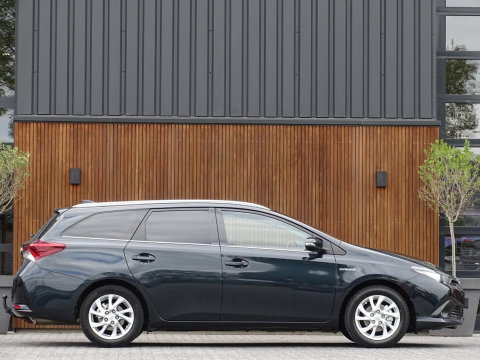 Toyota Auris Touring Sports 1.8 Hybrid 136PK / Dynamic Edit. / trekhaak / LED