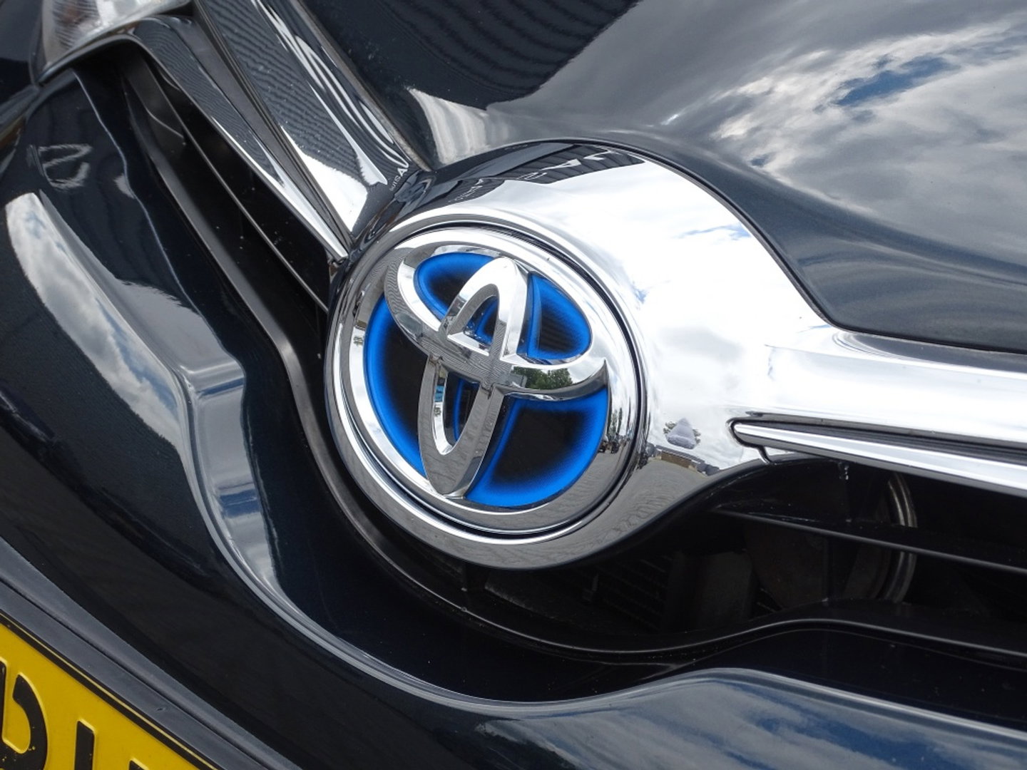 Toyota Auris Touring Sports 1.8 Hybrid 136PK / Dynamic Edit. / trekhaak / LED