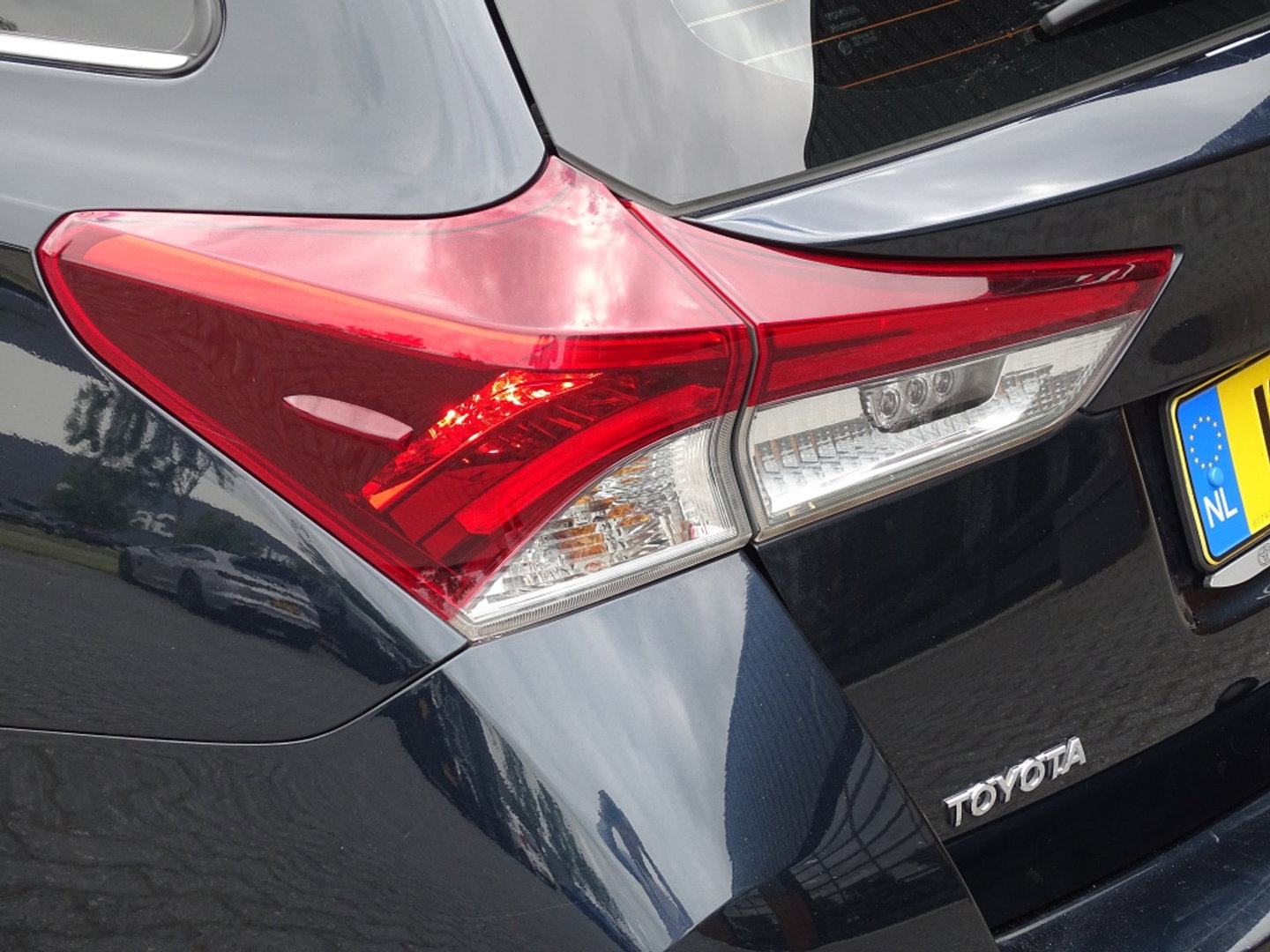 Toyota Auris Touring Sports 1.8 Hybrid 136PK / Dynamic Edit. / trekhaak / LED